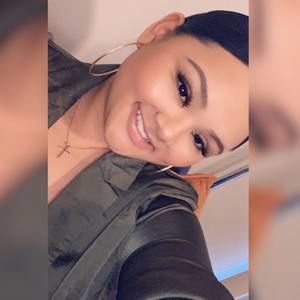 Meet your Posher, Naomi